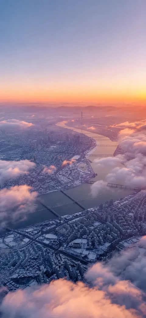 Cities live wallpaper 11 — free 4K for iPhone